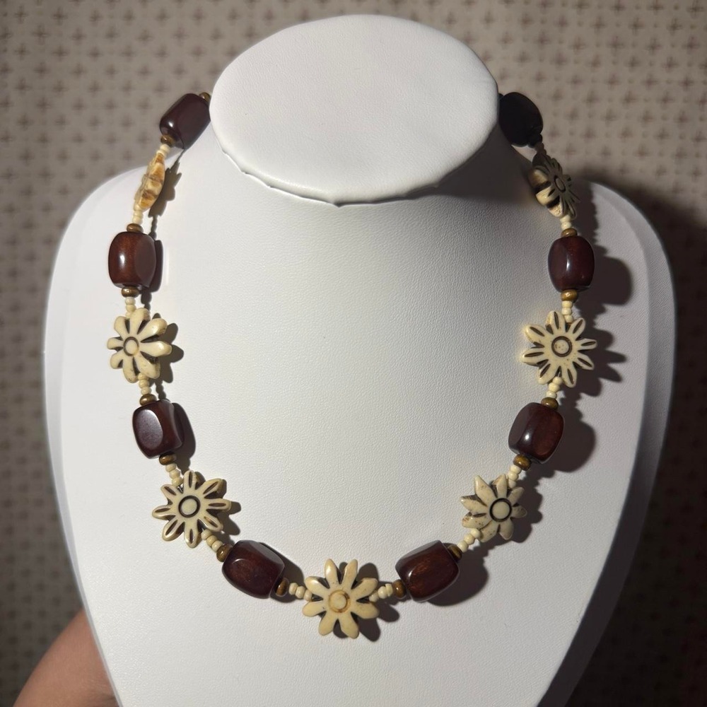 Brown Flower Beaded Necklace 70s Boho Daisy Statement Jewelry